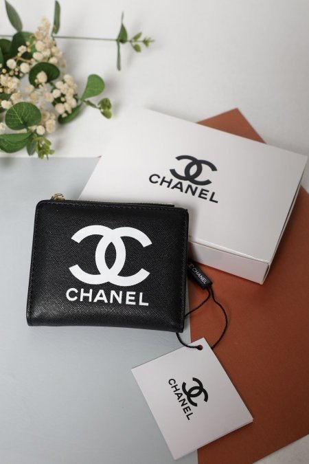 جزدان - CHANEL / شامل علبة